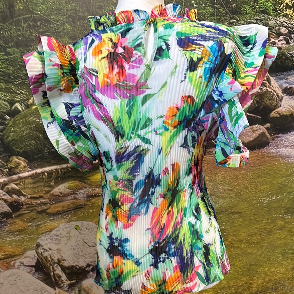 Floral Ruffle Sleeve Top - Picture 7 of 7
